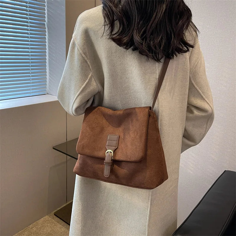 Naya Velours – Sac Bandoulière Suédine à Boucle