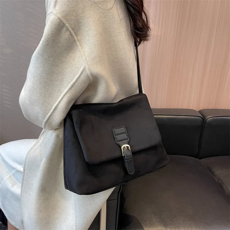 Naya Velours – Sac Bandoulière Suédine à Boucle