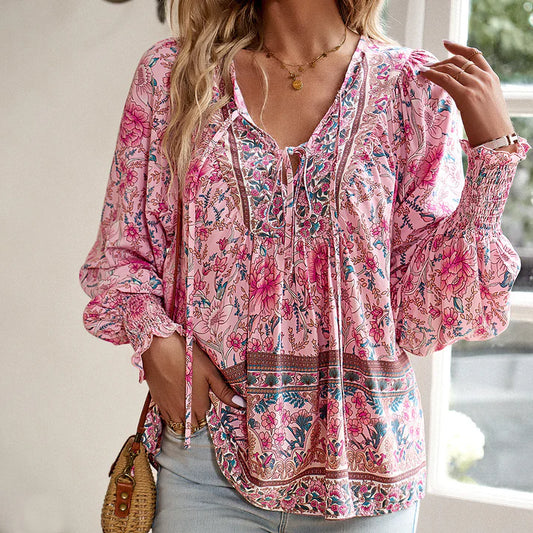 FloraChic – Blouse Imprimée à Manches Longues & Noeud Ajustable